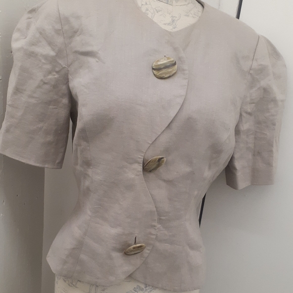 TAN Nude Linen  Asymetrical Blazer Curvy Button front detail Crop Jacket Sz 10 - Picture 3 of 14